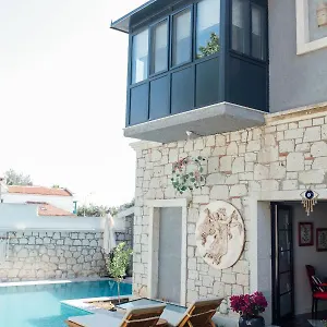 https://chloe-boutique-hotel.aegeanhotels.net