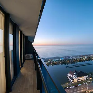 https://alvina-apartment-on-khimshiashvili.batumihotels.net